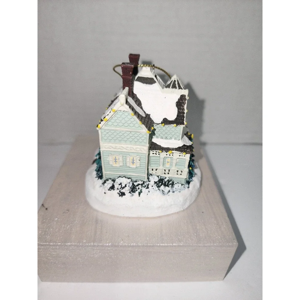 Thomas Kinkade‎ house Christmas Tree Ornament Victorian light green illuminated